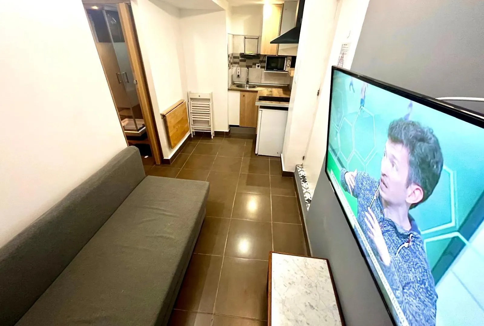 Apartamento B3 Planta Baja Al Lado Del Metro Barcelona 0*,