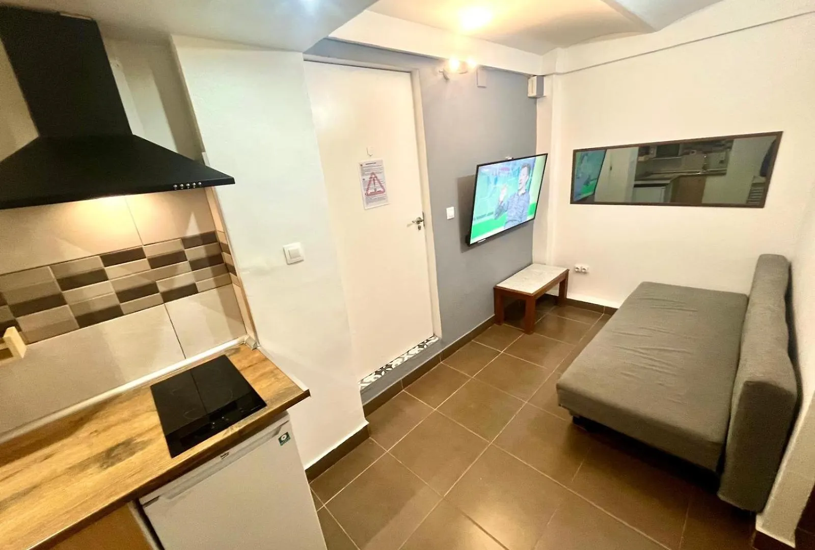 Ferienwohnung B3 Planta Baja Al Lado Del Metro Barcelona